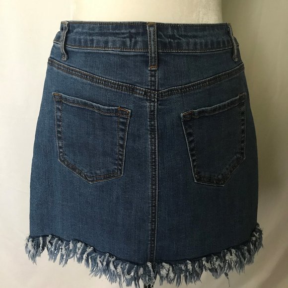 Forever 21 Women's Frayed Denim Mini-skirt - Picture 4 of 8
